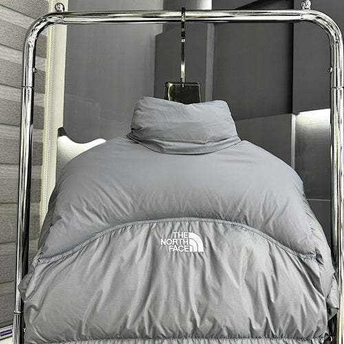 The North Face Grey Wide-Quilt Stand-Collar Puffer Jacket