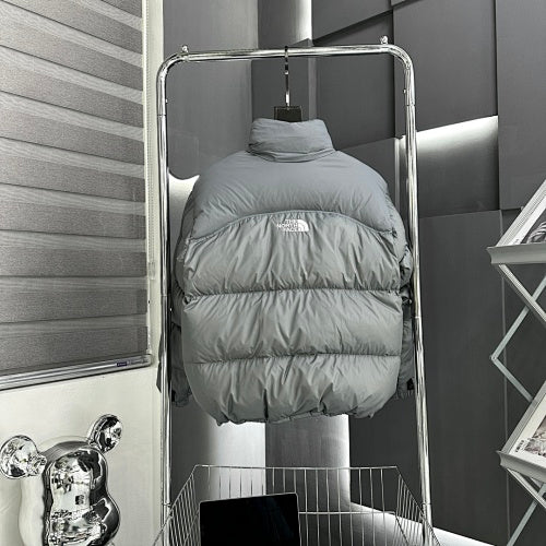 The North Face Grey Wide-Quilt Stand-Collar Puffer Jacket