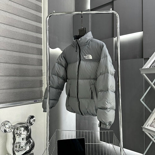 The North Face Grey Wide-Quilt Stand-Collar Puffer Jacket