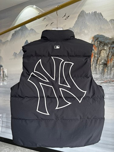 New York Yankees Black Logo Quilted Puffer Vest