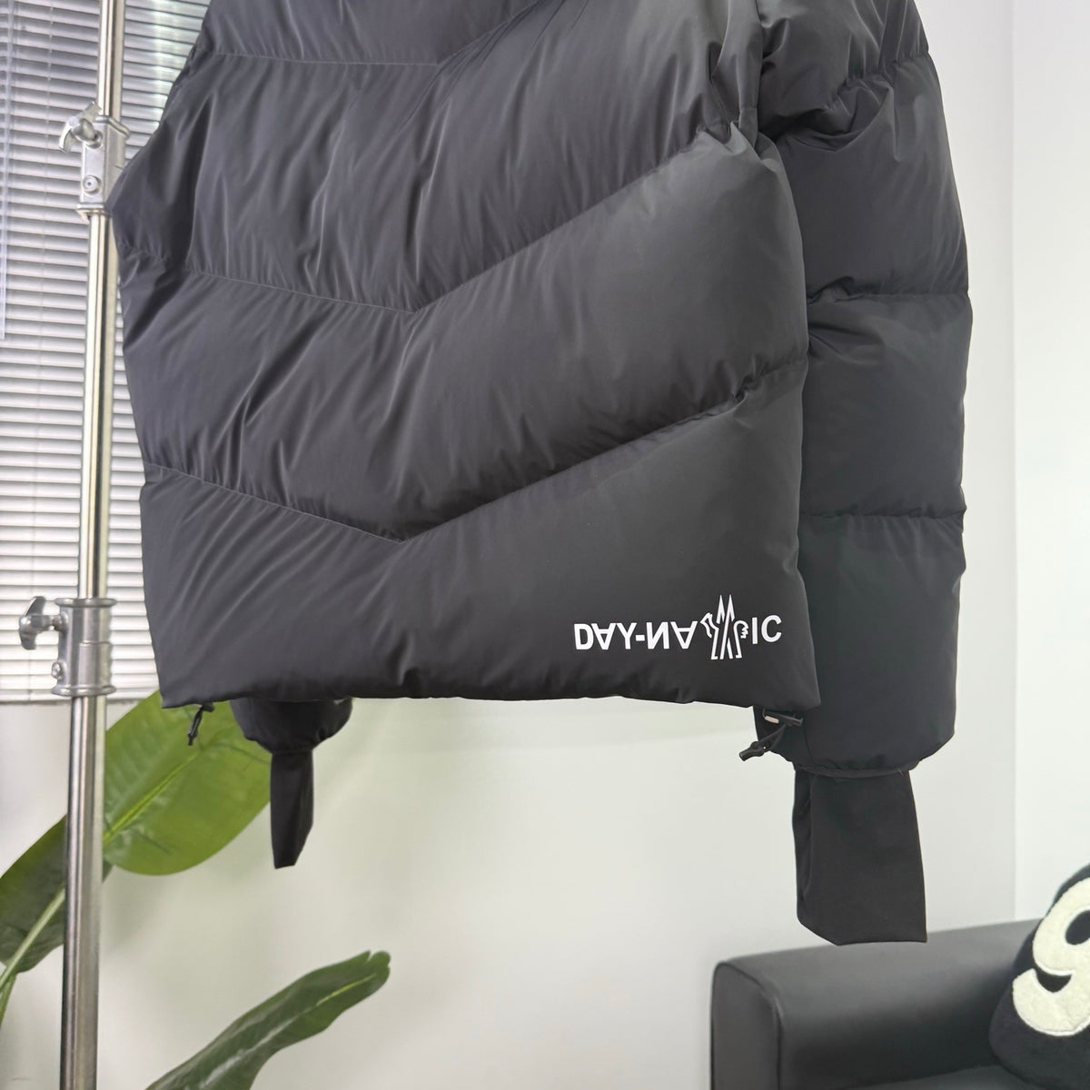 Moncler Black Graphic-Detail Quilted Hooded Puffer Jacket