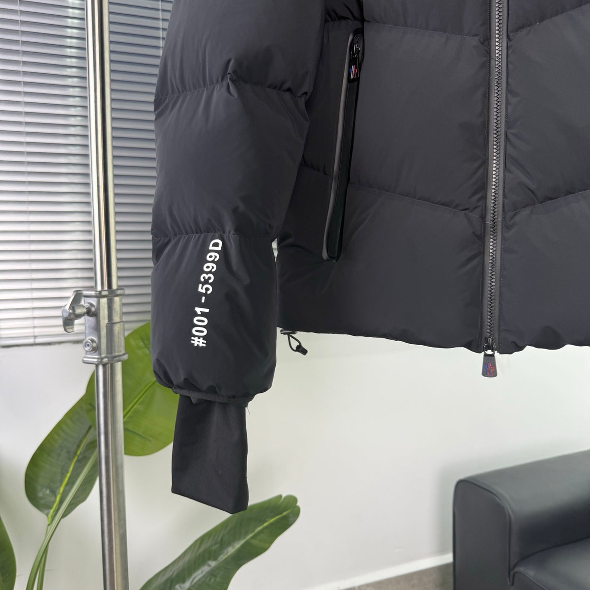 Moncler Black Graphic-Detail Quilted Hooded Puffer Jacket