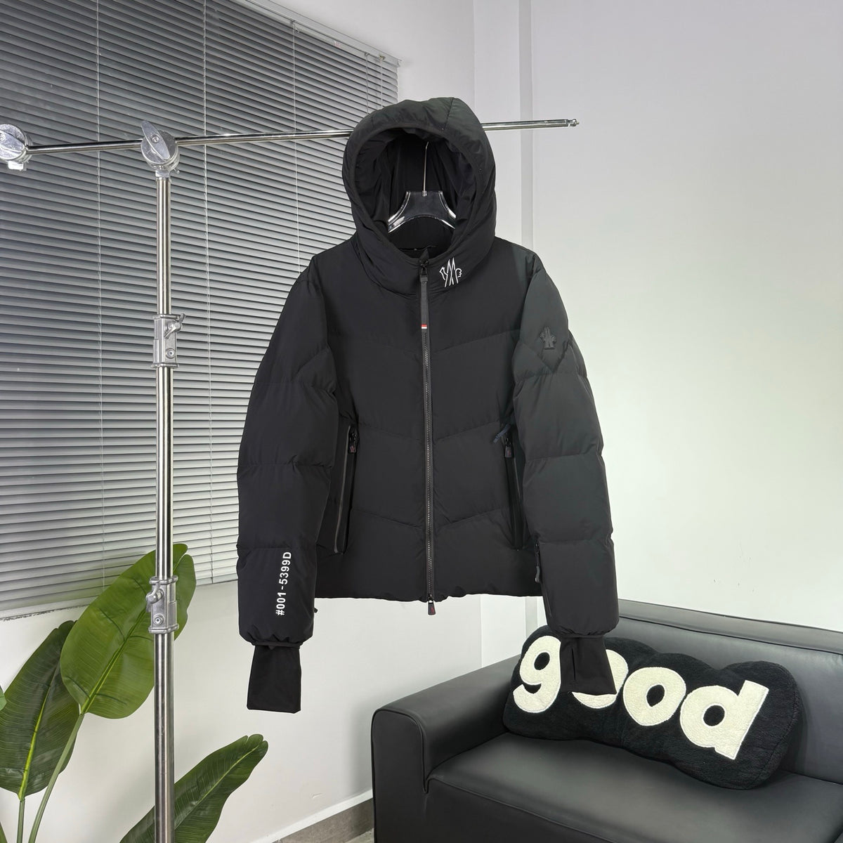 Moncler Black Graphic-Detail Quilted Hooded Puffer Jacket