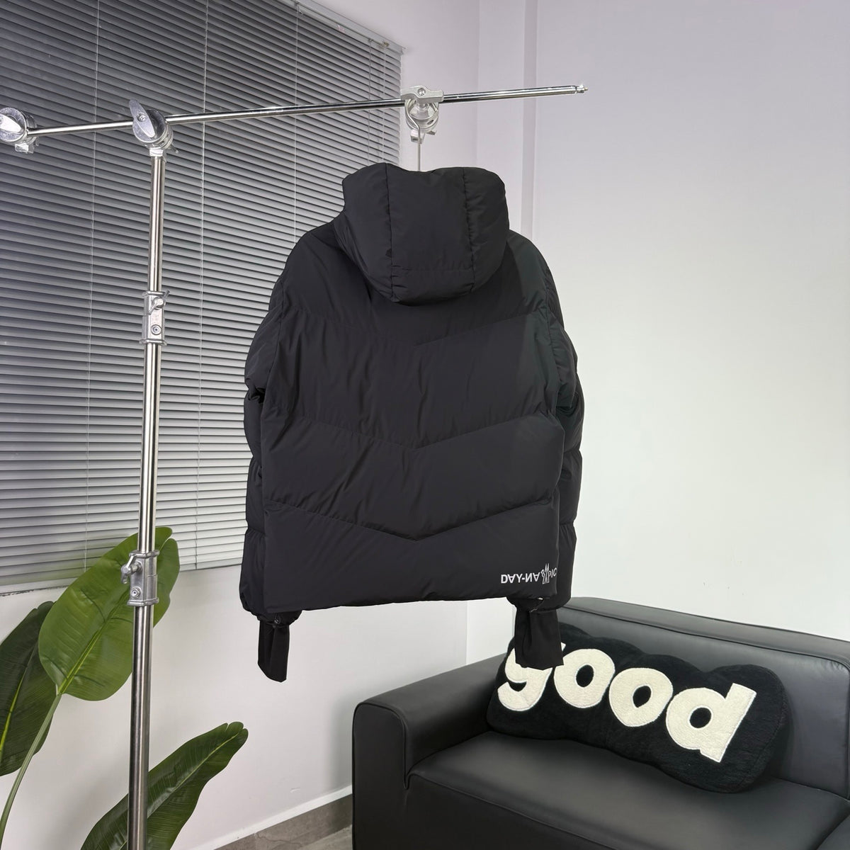 Moncler Black Graphic-Detail Quilted Hooded Puffer Jacket
