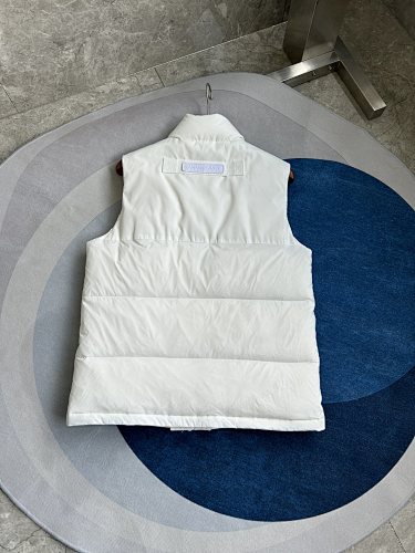 Canada Goose White Quilted Logo-Pocket Puffer Vest