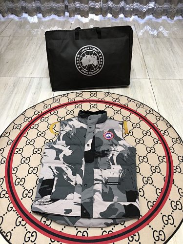 Canada Goose Grey Camo Quilted Logo-Patch Puffer Vest