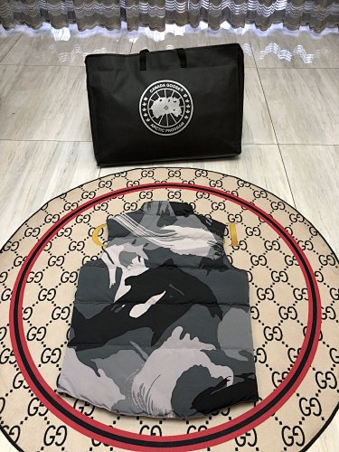 Canada Goose Grey Camo Quilted Logo-Patch Puffer Vest