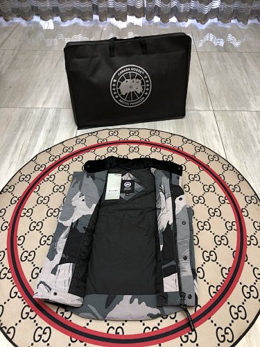 Canada Goose Grey Camo Quilted Logo-Patch Puffer Vest