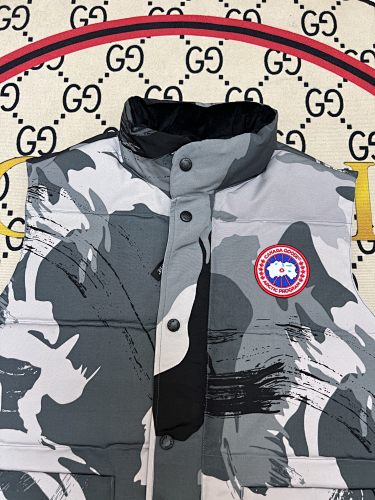 Canada Goose Grey Camo Quilted Logo-Patch Puffer Vest