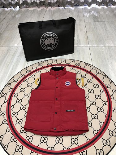 Canada Goose Red Quilted Logo-Patch Puffer Vest