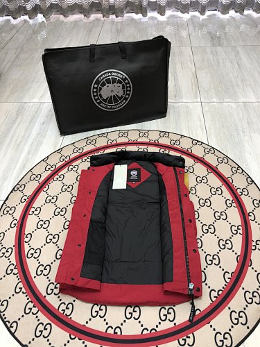 Canada Goose Red Quilted Logo-Patch Puffer Vest